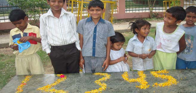 INNOVATIVE WAYS OF LEARNING writing numbers using autumn flowers  Eclair Ludhiana